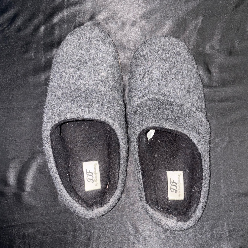Dearfoams Gray Cozy Slippers